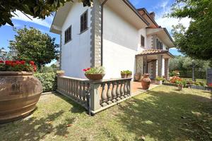 VILLA SINGOLA A VITERBO