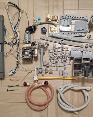 Lavastoviglie Whirpool WP78 ricambi