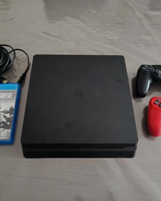 PS4 + 2 joystick originali + cavi + 1 gioco nuovo 