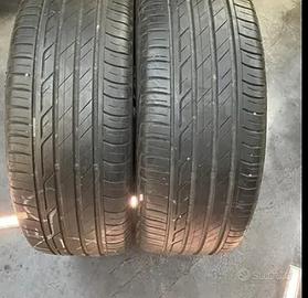 Due gomme Bridgestone
