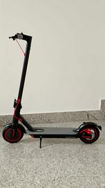 Monopattino Elettrico 350 Watt 10.5Ah + casco