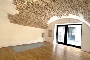 Locale commerciale angolare - Valenzano (BA)