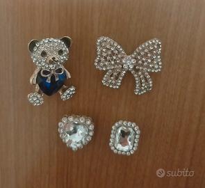 4 charms per lacci scarpe, borsette, decorazioni 