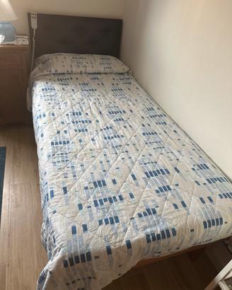 Letto singolo con materasso in lattice Pirelli