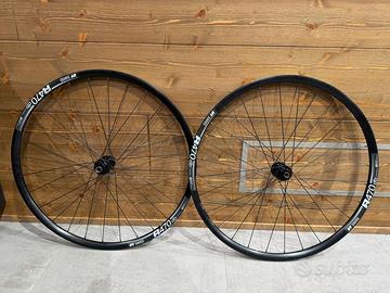 SET RUOTE ALLUMINIO DT SWISS R470 DISC NUOVE