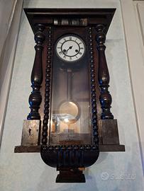 Orologio a pendolo antico