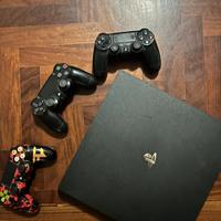 Playstation 4 pro + 3 joystick + giochi