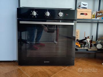 Forno INDESIT IFW 6530 BL da incasso