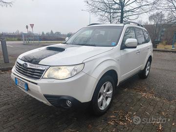 SUBARU FORESTER 2,0 4X4 DIESEL-GANCIO DI TRAINO