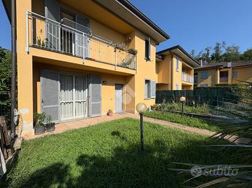 PORZIONE DI BIFAMILIARE A CALCO