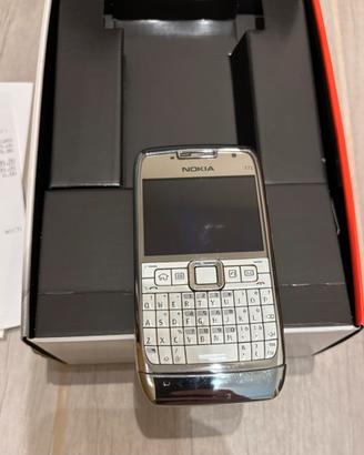 Nokia E71