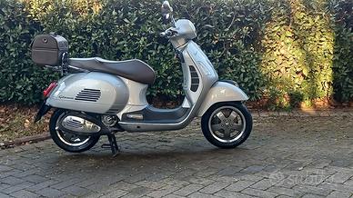 Vespa GTS 300 i.e. 70° Anniversario