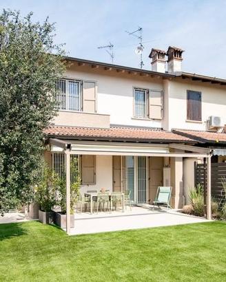 Villa di 220 m² con 4 locali e box auto doppio a G