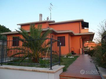 Villa di 240 m² con più di 5 locali a Polverigi