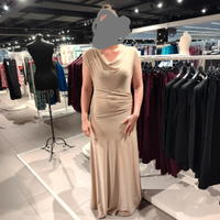 Vestito rinascimento color oro lungo in lurex