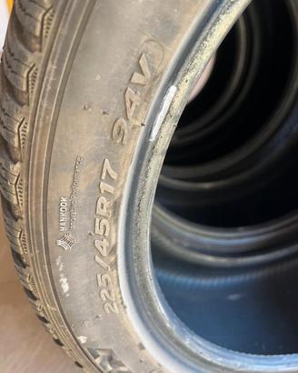 Hankook 225/45 R17 94V
