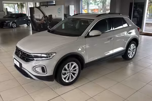 Volkswagen T-Roc 1.0 TSI Edition Plus + Fari ...