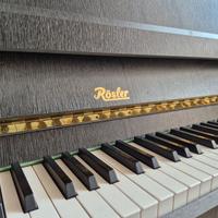 Pianoforte verticale perfettamente funzionante