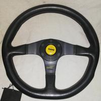 Volante sportivo momo