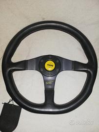 Volante sportivo momo