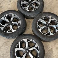 Cerchi in lega con gomme Kia Sportage R17