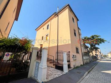 Appartamento Verona [Cod. rif 3325042VRG]