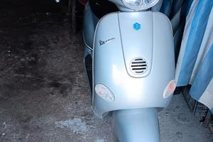 vespa et4  125