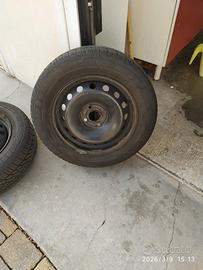 cerchi con gomme da neve