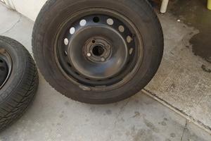 cerchi con gomme da neve