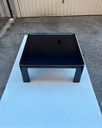 Tavolino Amanta di Mario Bellini per B&B Italia