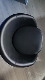 Sedia per scrivania girevole in semipelle nera
