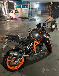 Moto ktm duke 390