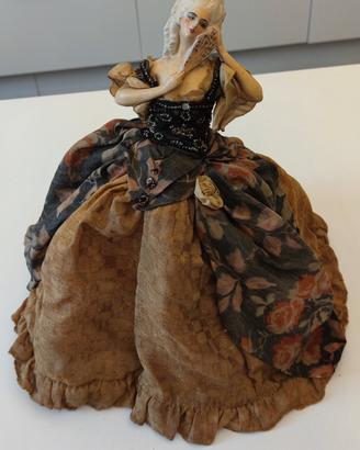 Antica bambola biscuit copriteiera  BISQUE DOLL