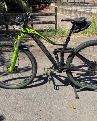 MTB in  carbonio della Cube + ruote X strada