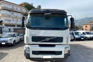 Volvo Trucks FE300E42 Cisterna Trasporto Merci Com