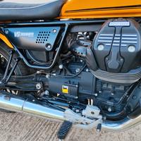 Moto guzzi V9 roamer 
