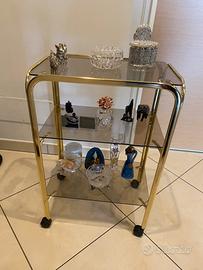 Carrello porta oggetti in ottone e vetro