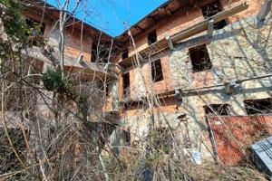 CASA SEMINDIPENDENTE A MAGNANO