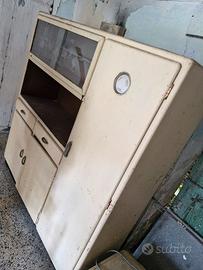 Vecchia credenza 