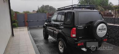 Suzuki Grand Vitara 2.5 V6