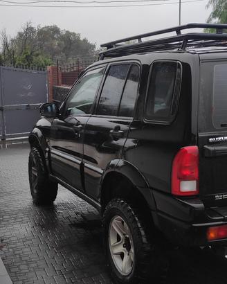 Suzuki Grand Vitara 2.5 V6