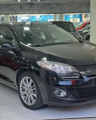 Renault Megane Mégane C-C 1.5 dCi 110CV EDC Wave E