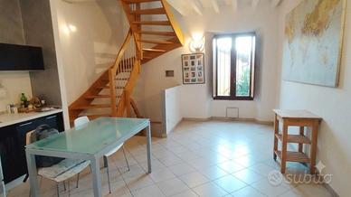 Bilocale su due livelli + taverna