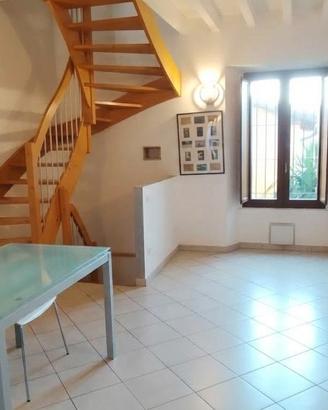 Bilocale su due livelli + taverna