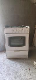Cucina a gas con forno