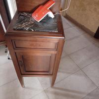 comodino con pietra in marmo