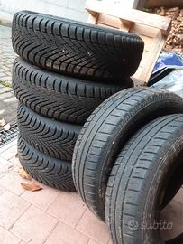 4 pneumatici invernali Pirelli con cerchioni + 2 