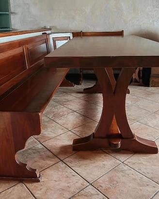 Tavolo e panca in legno