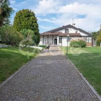 Villa/Villa d'Epoca - Colloredo di Monte Albano