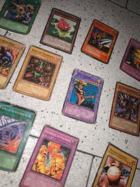 Yu-Gi-Oh carte collezionabili 